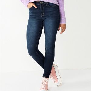 Juniors' SO® Super High-Rise ULTIMATE Jeggings Size 1/2